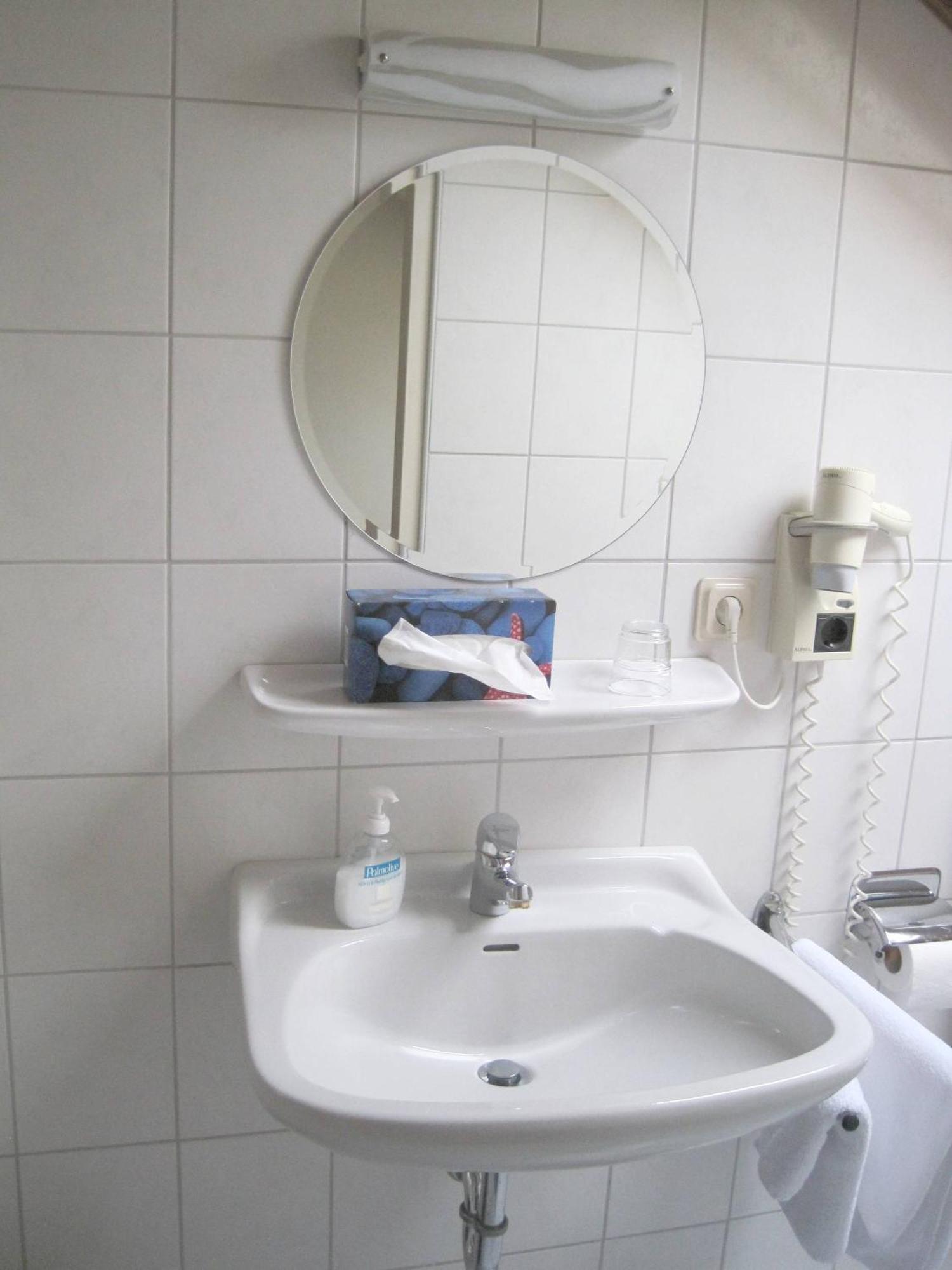 Hotel Löwen Randersacker Zimmer foto