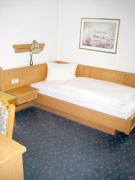 Hotel Löwen Randersacker Zimmer foto